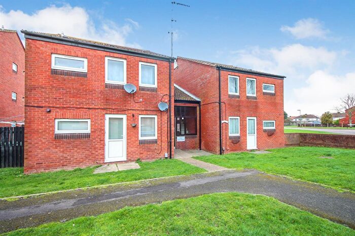 2 Bedroom Flat For Sale In Grovelands, West Molesey, KT8