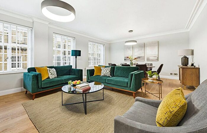 3 Bedroom Flat To Rent In Stafford Court, High Street Kensington, London, W8