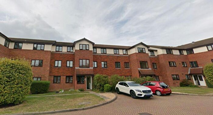 1 Bedroom Apartment To Rent In Yeomanry Close, Epsom, KT17