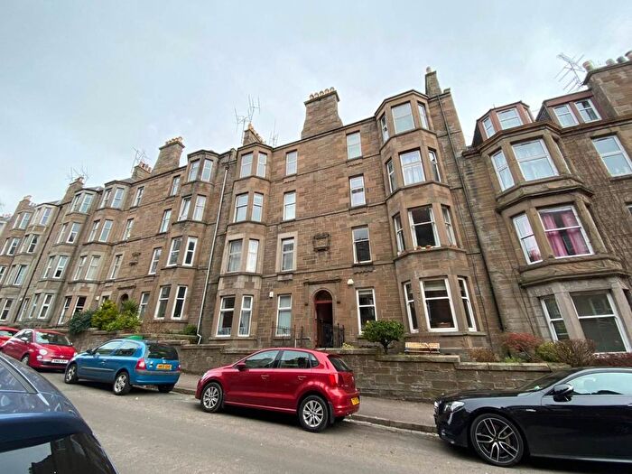 3 Bedroom Flat To Rent In Blackness Avenue, Dundee, DD2
