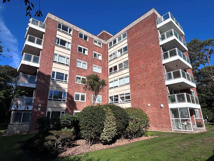 2 Bedroom Apartment For Sale In The Avenue, Branksome Park, BH13