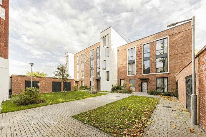 1 Bedroom Flat To Rent In London Road, London, SW16