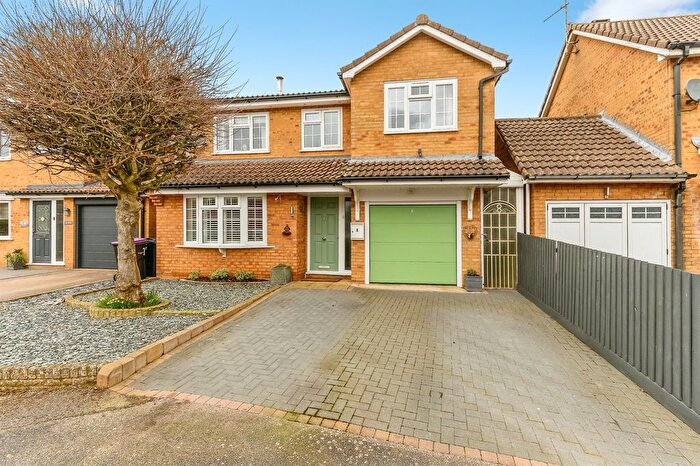 3 Bedroom Detached House For Sale In Losecoat Close, Stamford, PE9