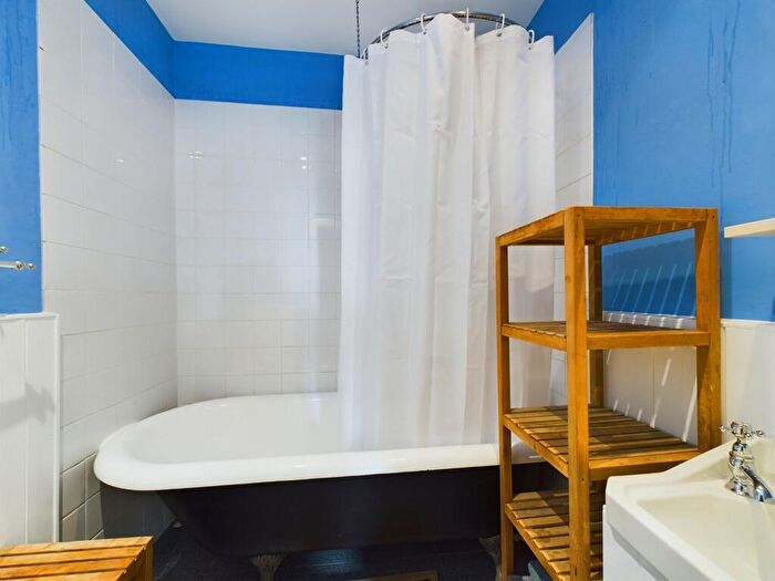 1 Bedroom Flat To Rent In Starbank Road, Trinity, Edinburgh, EH5