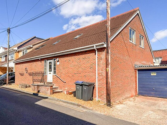 1 Bedroom Flat To Rent In Longland, Salisbury, SP2
