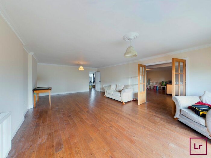 5 Bedroom Detached House To Rent In Windmill Hill, Ruislip, Middlesex, HA4