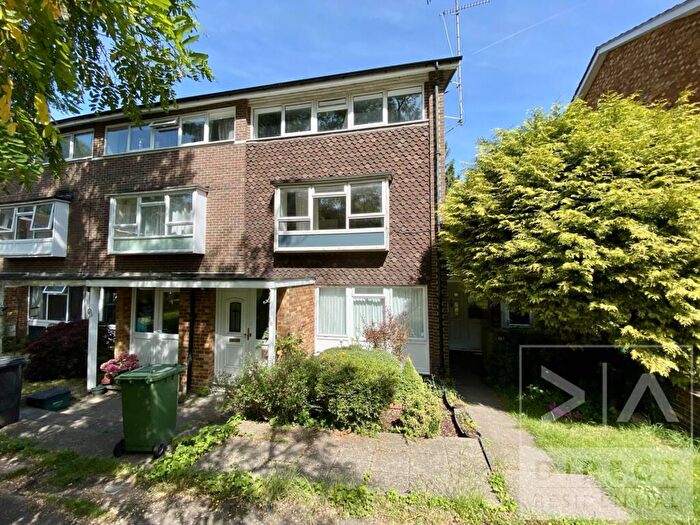 2 Bedroom Maisonette To Rent In Treemount Court, Epsom, KT17