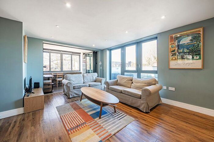2 Bedroom Flat For Sale In Gutenberg Court, Grange Road, SE1