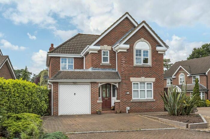 4 Bedroom Detached House To Rent In Ramsay Close, Camberley, GU15