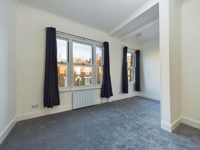 Flat To Rent In Ravensbourne Road, Bromley, Kent, BR1