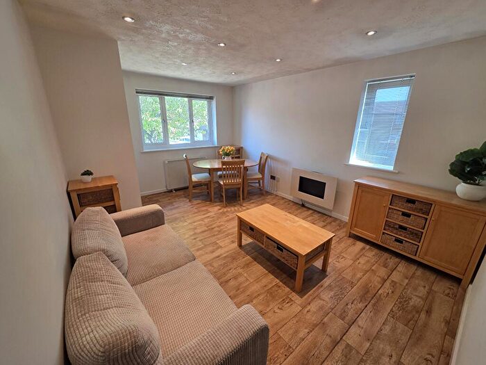 1 Bedroom Apartment To Rent In Rodeheath, Luton, LU4
