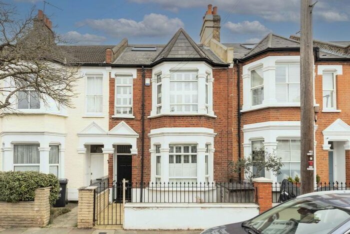 4 Bedroom Property To Rent In Eastbury Grove, London, W4