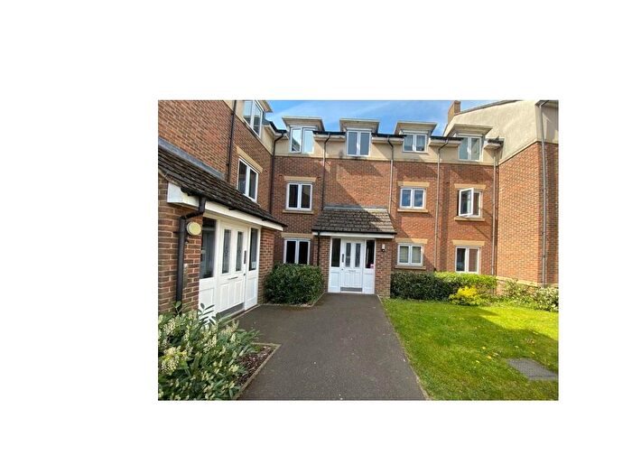 2 Bedroom Flat For Sale In The Hawthorns, Flitwick, Bedford, MK45