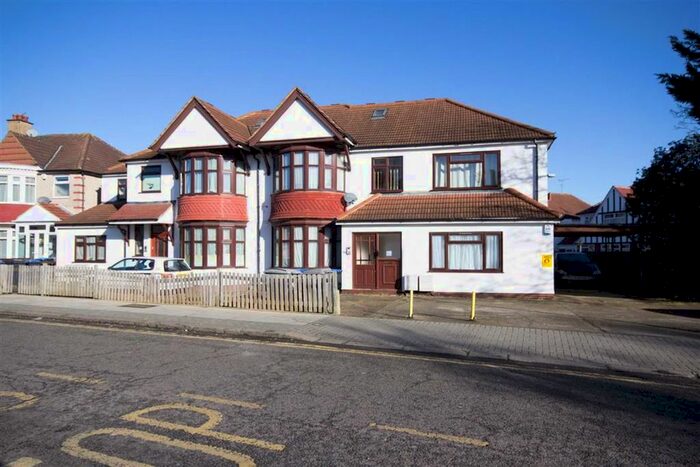 1 Bedroom Flat To Rent In Northwick Avenue, Harrow, Middlesex HA3