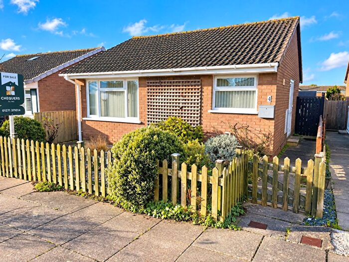 1 Bedroom Bungalow For Sale In Fairway Close, Braunton, Devon, EX33