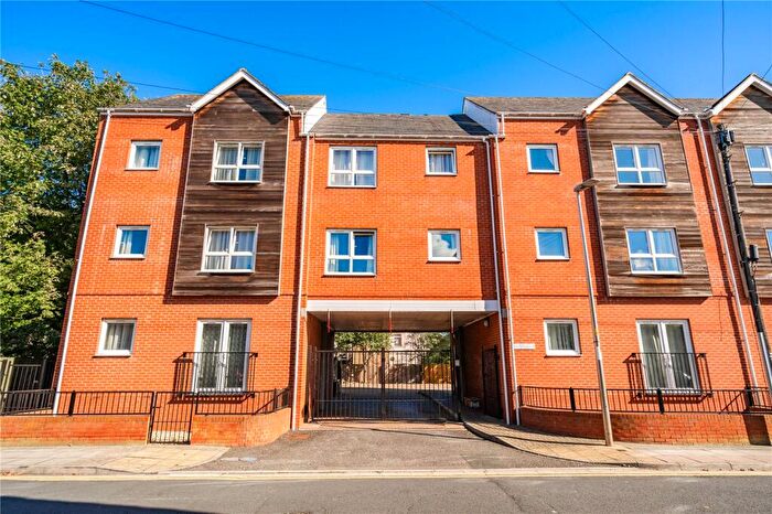 2 Bedroom Apartment To Rent In Willingham Street, Grimsby, Lincolnshire, DN32