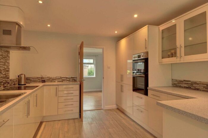 Link Detached House To Rent In Thames Mead, Wallingford, OX10