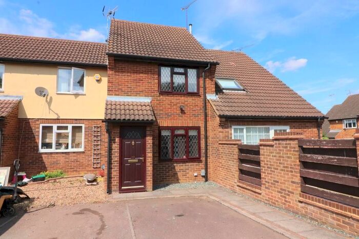 2 Bedroom Terraced House For Sale In Lucas Gardens, Luton, Bedfordshire, LU3