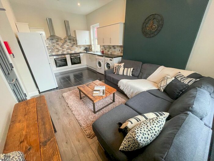 8 Bedroom Terraced House To Rent In Salisbury Road, Wavertree, Liverpool, L15