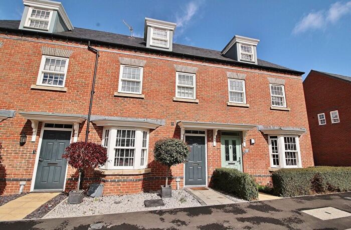 3 Bedroom Terraced House For Sale In Plant Farm Crescent, Waterlooville, PO7