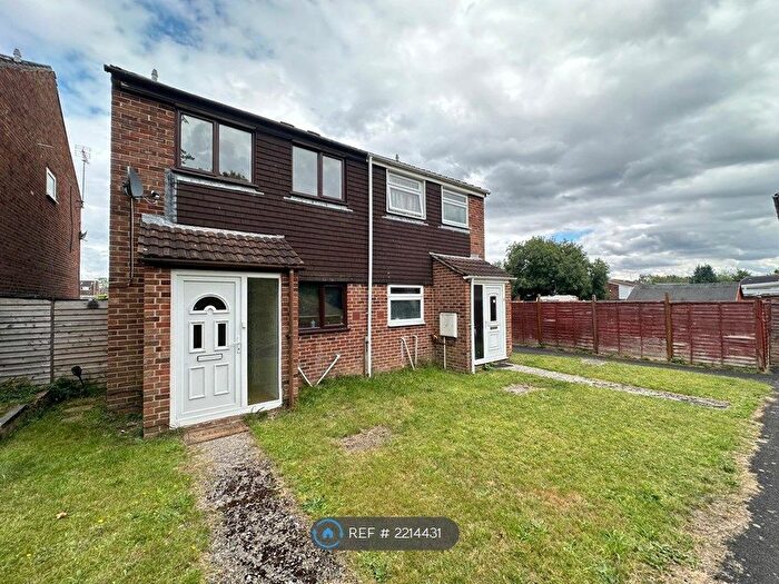 3 Bedroom Semi-Detached House To Rent In Trajan Walk, Andover, SP10