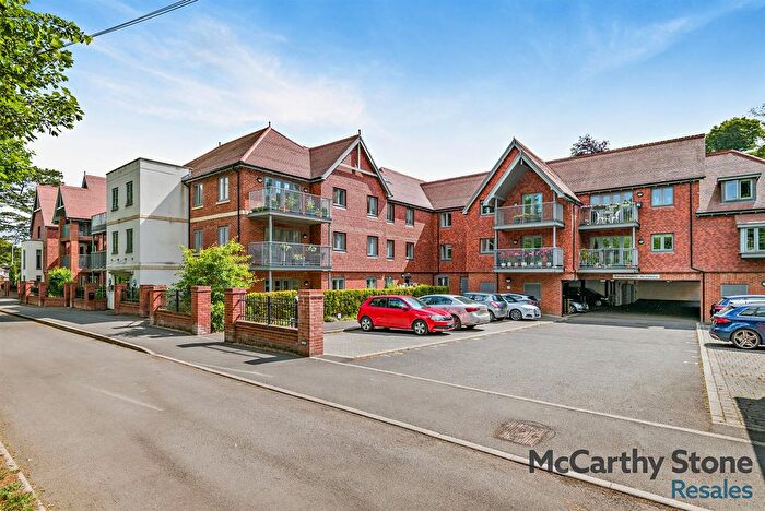 2 Bedroom Flat For Sale In Canning Place, Granham Close, Marlborough, SN8