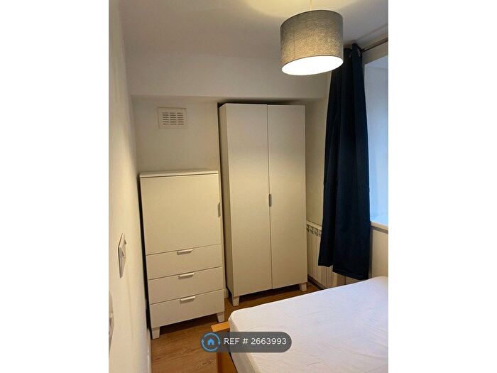 1 Bedroom Flat To Rent In Foxley Road, London, SW9