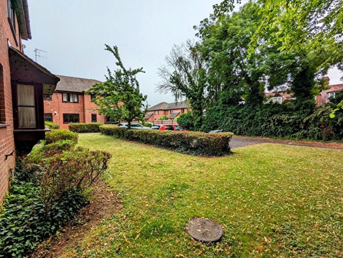 1 Bedroom Flat For Sale In Cranbrook, Woburn Sands, Milton Keynes, MK17
