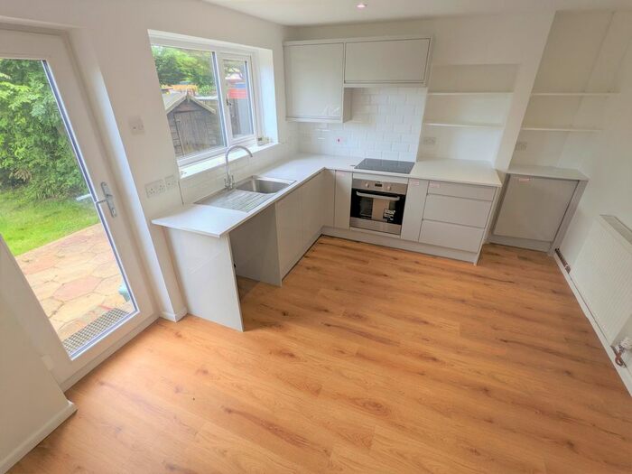 3 Bedroom Semi-Detached House To Rent In Castle Avenue, Penarth, CF64