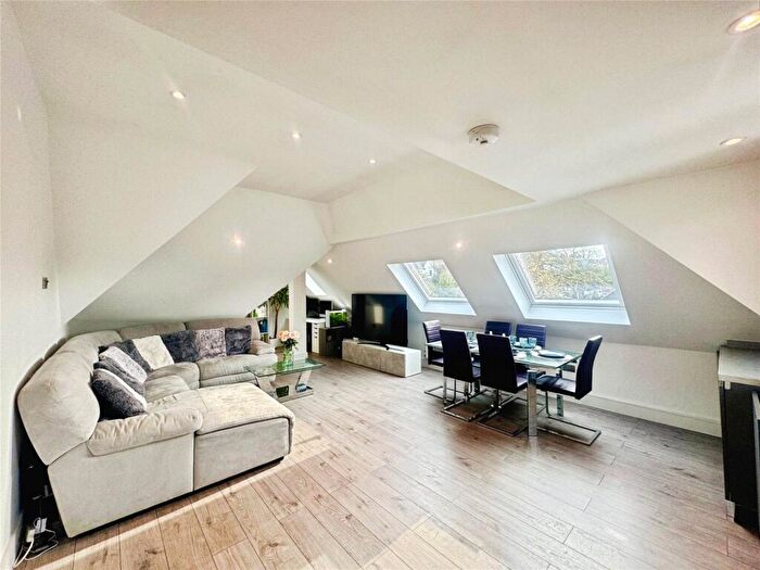 1 Bedroom Flat For Sale In Hartley Down, Purley, CR8