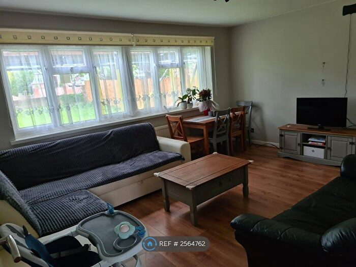 2 Bedroom Flat To Rent In The Willows, Croydon, CR0