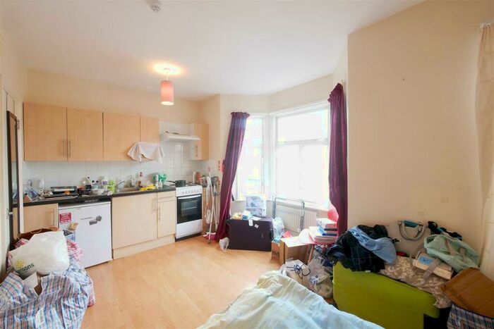 Studio To Rent In Cranbrook Park, Wood Green, N22