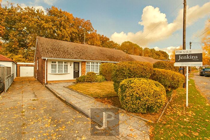 2 Bedroom Bungalow For Sale In Walton Gardens, Hutton, Brentwood, CM13