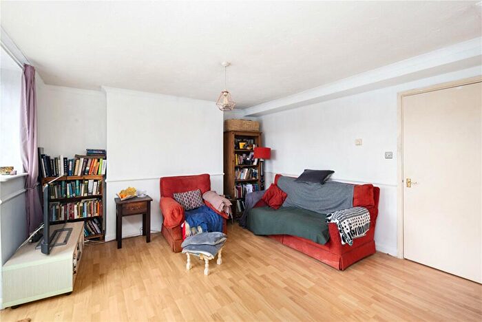 2 Bedroom Flat For Sale In Chater House, Roman Road, London, E2