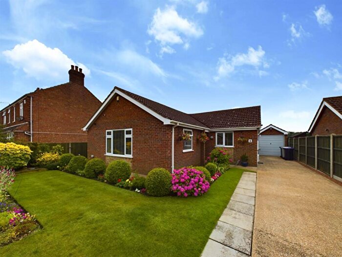 2 Bedroom Detached Bungalow For Sale In Clover Road, Willoughby, LN13