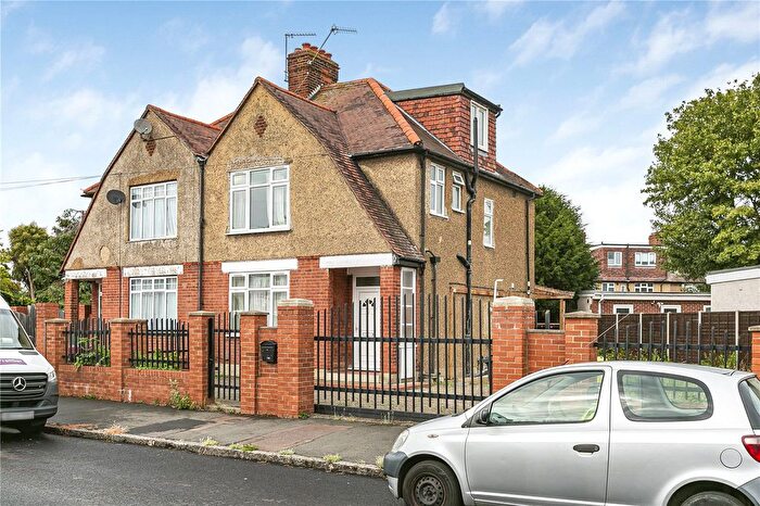 4 Bedroom Semi-Detached House For Sale In Chatsworth Crescent, Hounslow, TW3