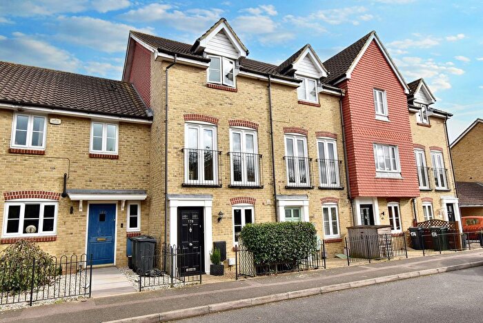 3 Bedroom Terraced House For Sale In Guernsey Way, Kennington, TN24