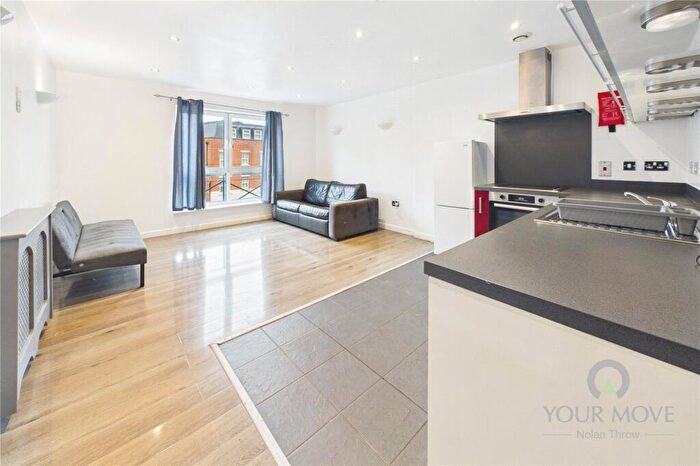 1 Bedroom Flat To Rent In Broad Street, Northampton, Northamptonshire, NN1