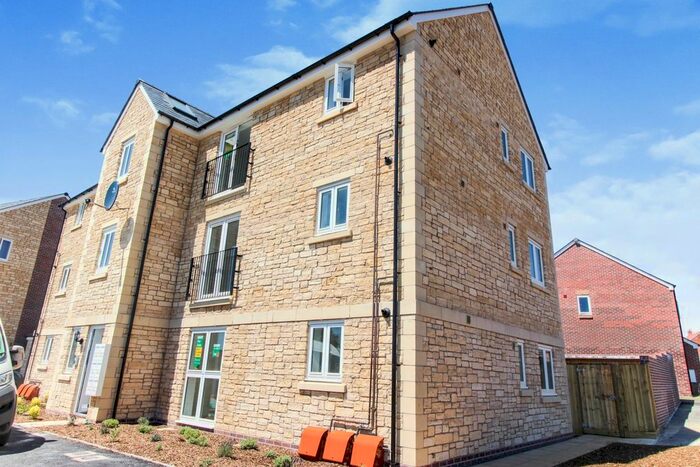 2 Bedroom Flat To Rent In Batten Drive, Sherborne, Dorset, DT9