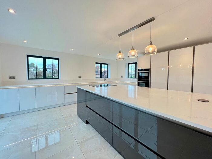 4 Bedroom Detached House To Rent In Dean Street, Maidstone, ME15