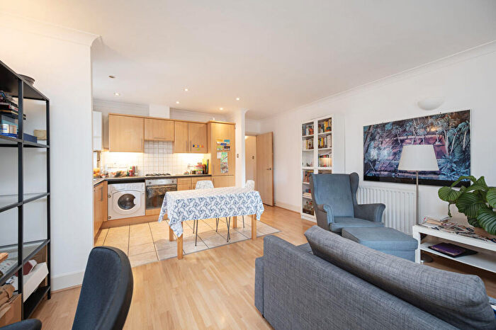 1 Bedroom Flat For Sale In Maples Place, Whitechapel, London, E1