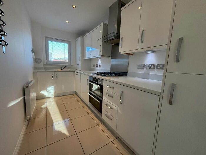 2 Bedroom Flat To Rent In Wester Kippielaw Drive, Dalkeith, EH22