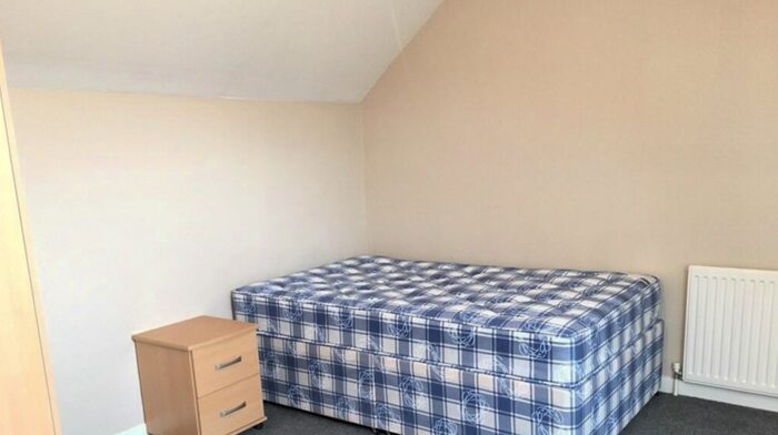 6 Bedroom House To Rent In Manor Road, Bristol, BS7