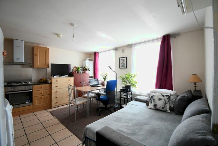 1 Bedroom Flat To Rent In High Road Leytonstone, London, E11