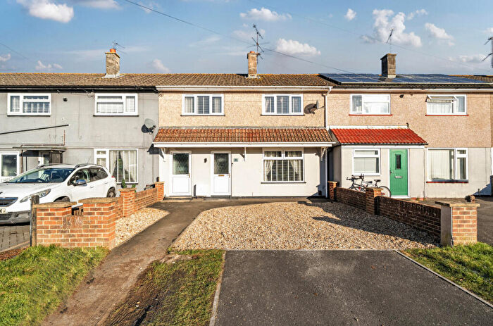 3 Bedroom Terraced House For Sale In Kingswood Avenue, Park North, Swindon, SN3