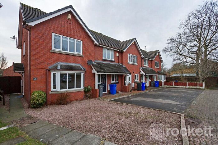 2 Bedroom House To Rent In Kensington Court, Stoke On Trent, Staffordshire, ST4