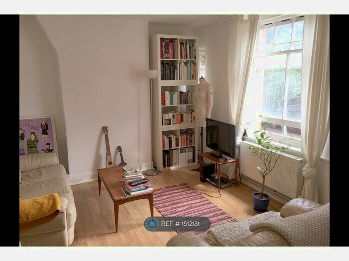 2 Bedroom Flat To Rent In Shoreditch, London, E2