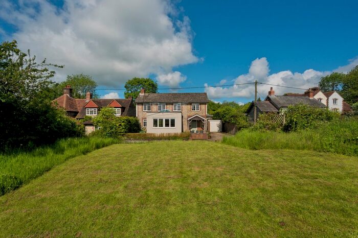 4 Bedroom Detached House To Rent In Wylds Lane, Weston, Petersfield, Hampshire, GU32