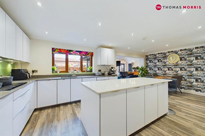 4 Bedroom Detached House For Sale In Tinkers Lane, Sawtry, Huntingdon, PE28