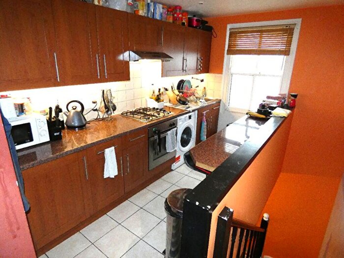 1 Bedroom Flat To Rent In Roman Road, Bow, London, E3